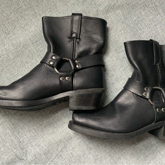 Frye 8r Harness boot in black. Size 9.5 Women’s Boot size - Picture 8 of 12